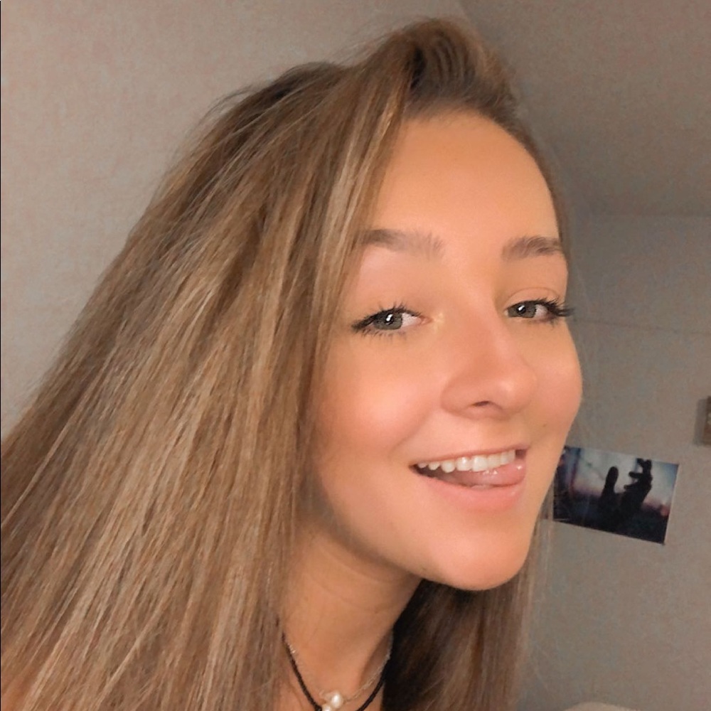 Meet your Posher, Maddie